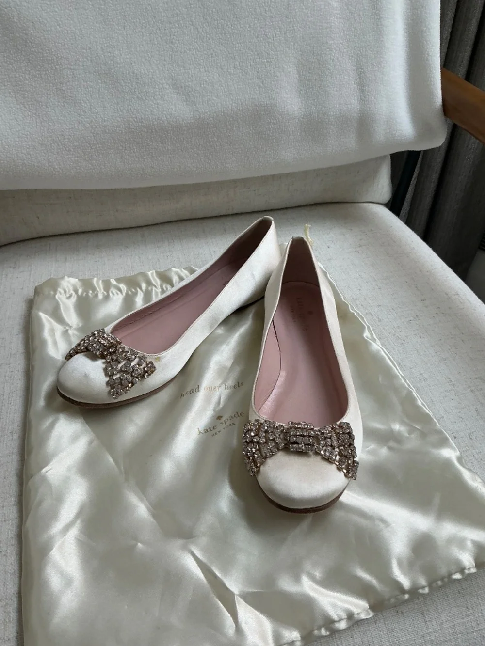 Kate Spade Head Over Heels Ivory Satin Crystal Bow Bridal Flats Size 7